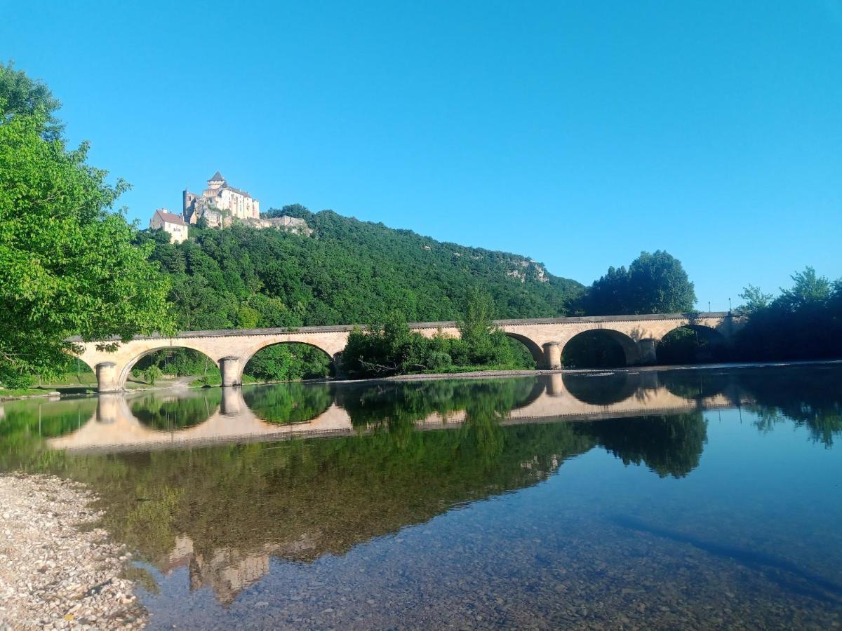 Au Pied Du Chateau - 5 A 11 Personnes - Baignade-Canoe-Piste Cyclable A 100 M Кастелно Ла Шапел Екстериор снимка