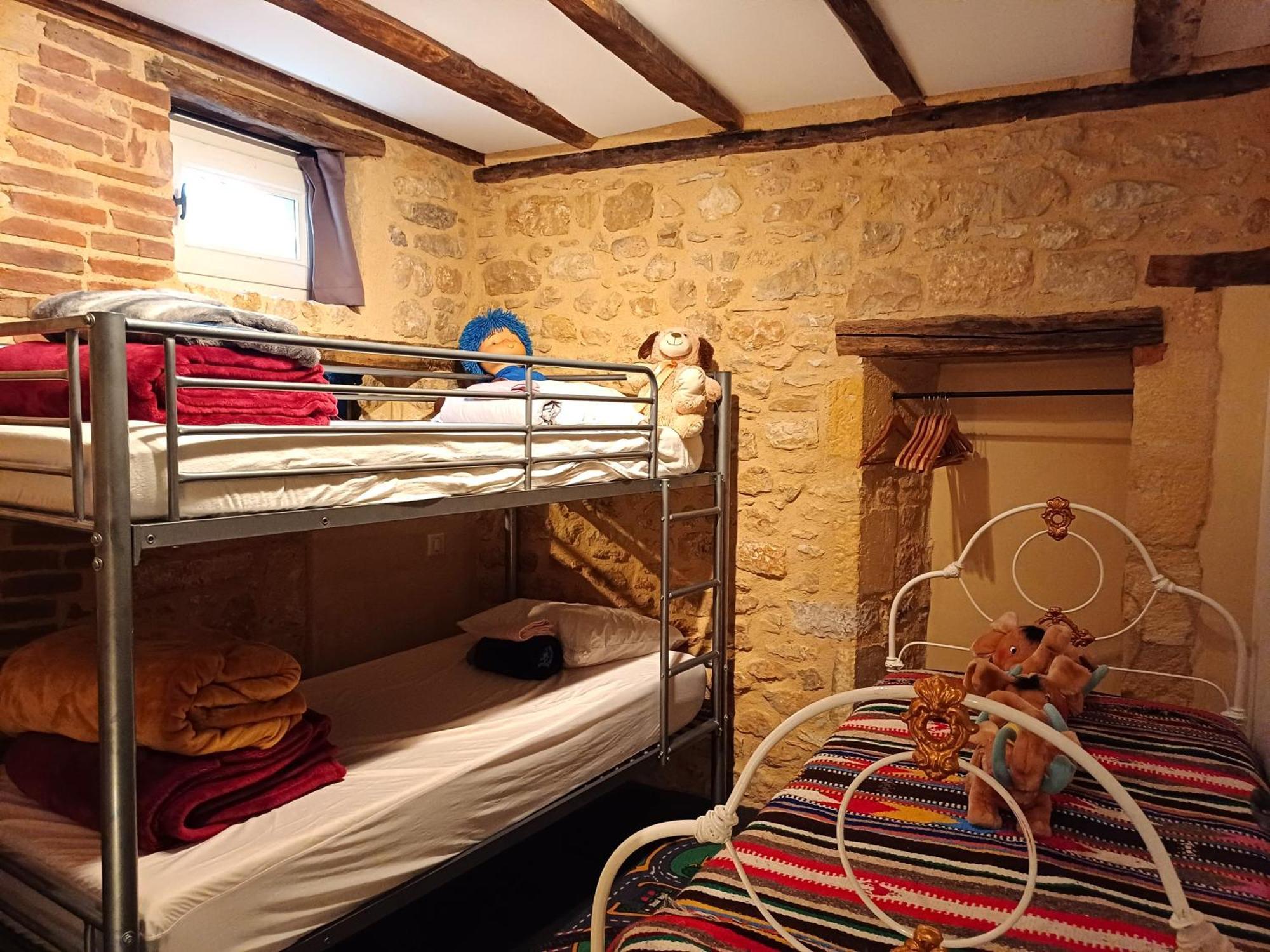 Au Pied Du Chateau - 5 A 11 Personnes - Baignade-Canoe-Piste Cyclable A 100 M Кастелно Ла Шапел Екстериор снимка