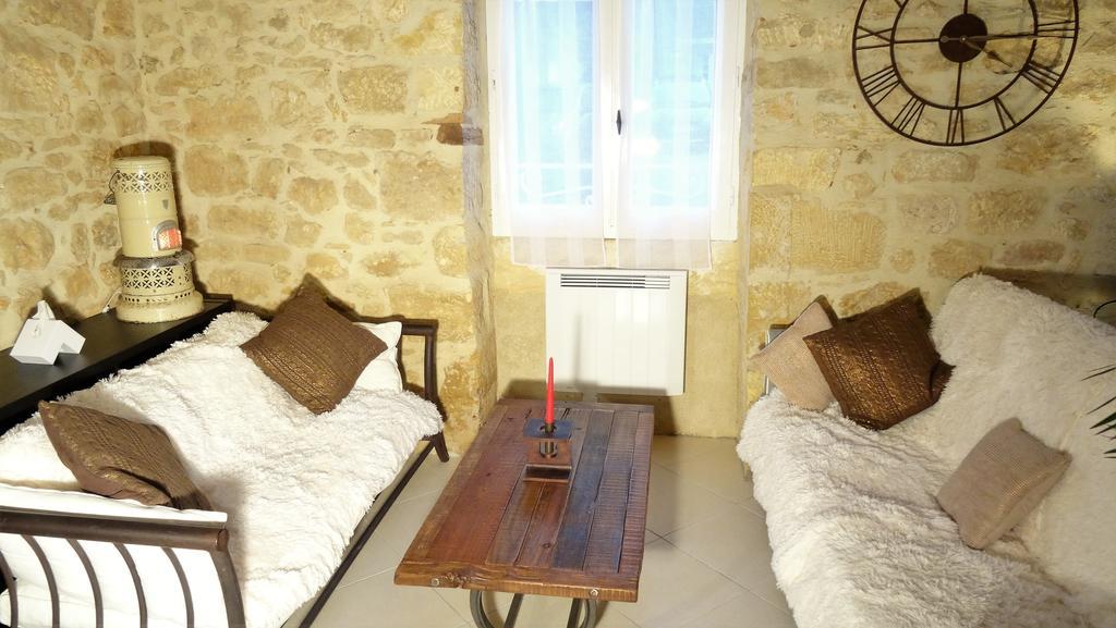 Au Pied Du Chateau - 5 A 11 Personnes - Baignade-Canoe-Piste Cyclable A 100 M Кастелно Ла Шапел Екстериор снимка