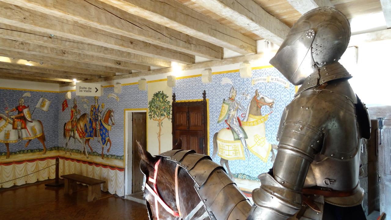 Au Pied Du Chateau - 5 A 11 Personnes - Baignade-Canoe-Piste Cyclable A 100 M Кастелно Ла Шапел Екстериор снимка